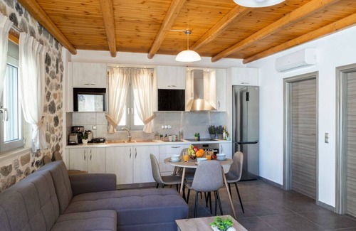 Pigi House | Marilena natural stone house