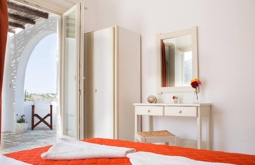 Parasporos Apartment | Marili Apartments, Apt#4 by the sea