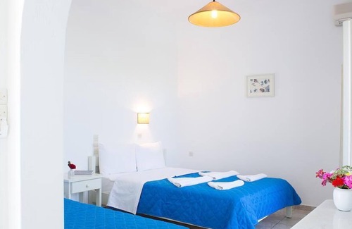 Parasporos Apartment | Marili Apartments, Apt#5 by the sea