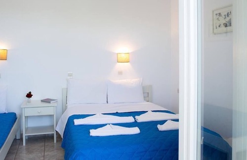 Parasporos Apartment | Marili Apartments, Apt#6 by the sea