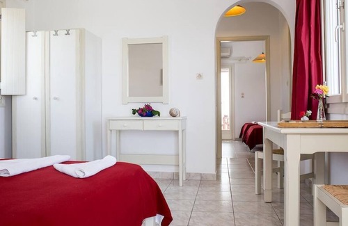 Parasporos Apartment | Marili Apartments, Apt#1 by the sea