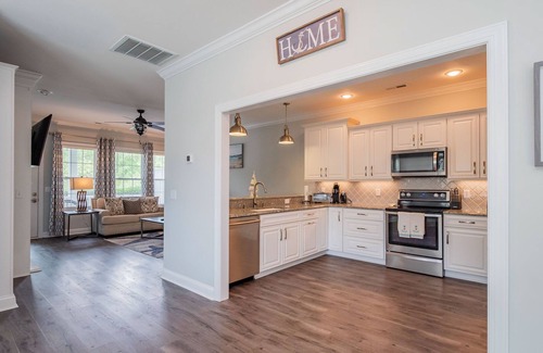 Southport House | Marina 1: Spacious Townhome Within Steps of Great Restaurants, Intracoastal Wate
