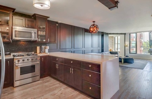 Marina District Condo | Marina|2 King beds|Pool|Sauna|Jacuzzi|Gym|Parking
