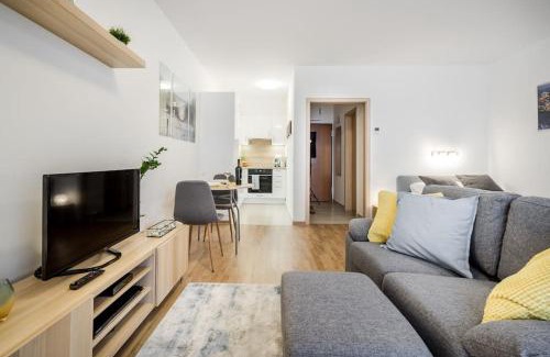 Vizafogo Apartment | Marina apartment at Danube - FREE PRIVATE PARKING!