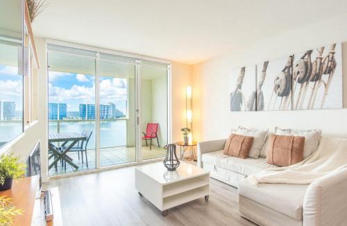 Sunny Isles Beach Apartment | Marina Bay 1008