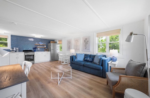 Waterford Hotel | Marina Bay Cottages