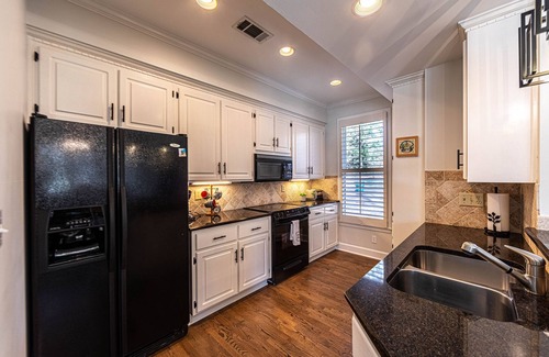 Lake Oconee Condo | Marina Cove! Lakefront condo 3 bedroom, 3 bath