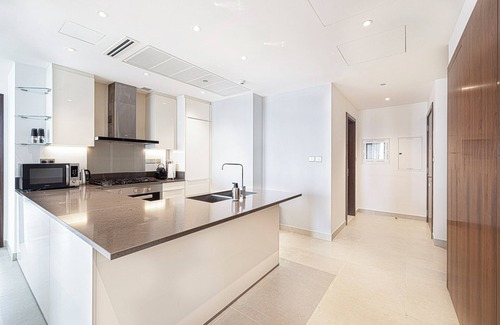 Dubai Media City Apartment | Marina Gate Luxury Apartment