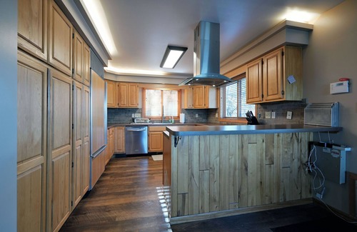 Hayward Cabin | Marina Hideaway: Lakeside Bliss on Round Lake