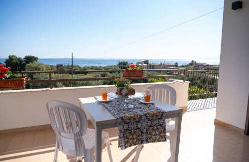 Torre Colonna-sperone Apartment | Marina Holiday