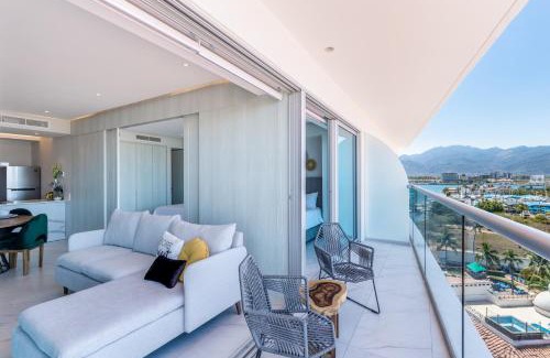 Isla Iguana Apartment | Marina Nautico 9 Luxury & Great Rooftop Pool View by Kivoya