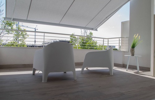 Faro Apartment | MARINA PONENTE INDEPENDENT APARTMENT WITH LARGE COMFORTABLE TERRACE IN VENICE