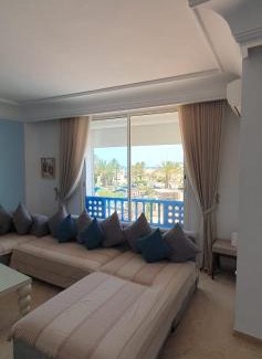 Yasmine Apartment | Marina Retreat