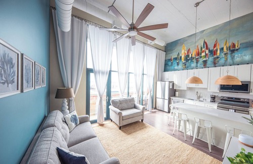 Sandusky Condo | Marina Sunsets Overlooking Chesapeake's Pool