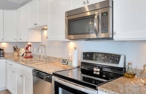 Spring Lake Condo | Marina View Condo w/Pool Access