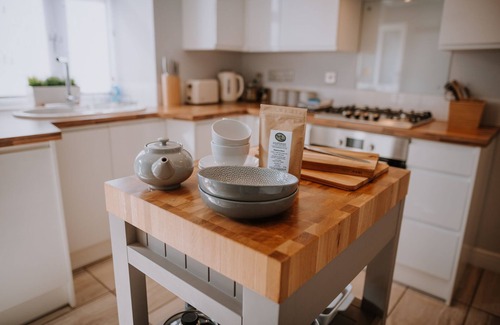 Furness Vale House | Marina view cottage - Canalside cottage - Peak District location