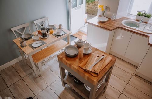 Furness Vale House | Marina view cottage - Canalside cottage - Peak District location