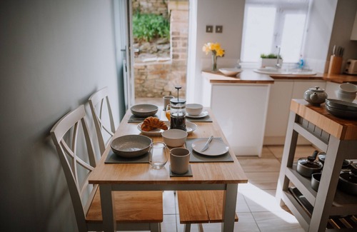 Furness Vale House | Marina view cottage - Canalside cottage - Peak District location