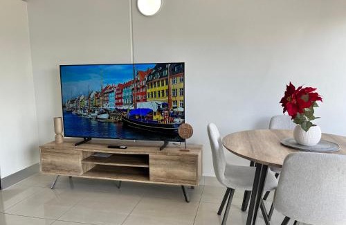 Cullen Bay Apartment | Marina View Holiday Apartment - Beautiful Views