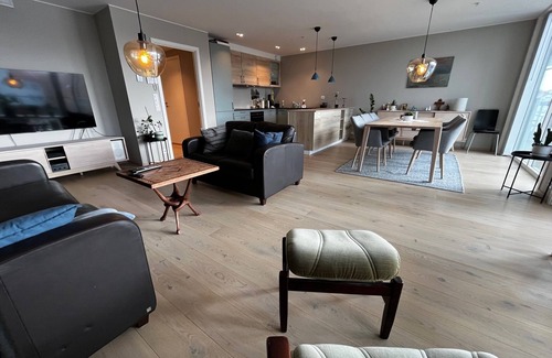 Haugesund Apartment | Marina view, spacious, and modern 2-room apartment