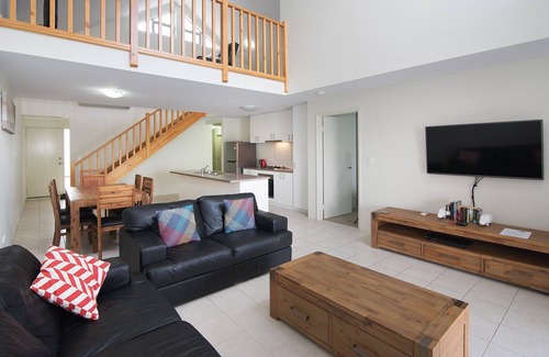 Geographe House | Marina Views- WIFI, 2x Kayaks