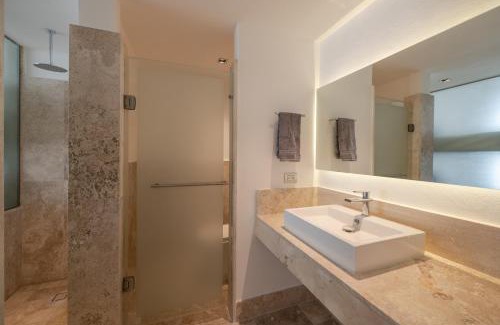 Playa Mujeres Apartment | Marina Vista Retreat in Cancun La Amada
