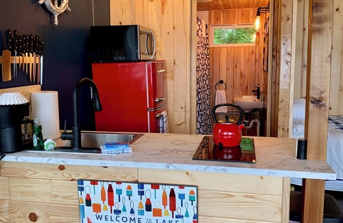 South Haven Cabin | Marine Comfort - Cabin 8
