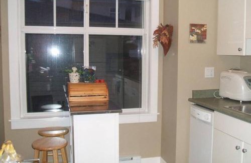 Marpole Ski Chalet | Marine Drive Station Entire House