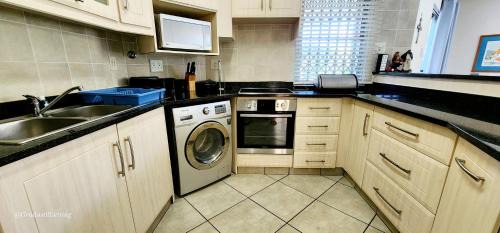 Ramsgate Beach Apartment | Marine Glen 15 - Sleeps 6