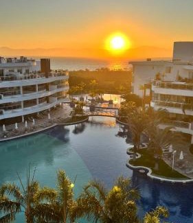 Ponta das Canas Apartment | Marine Home & Resort - Cobertura 4Q pé na areia