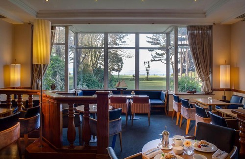 Sutton Cross Hotel | Marine Hotel