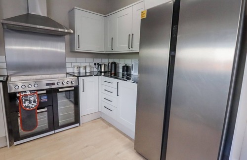 Southport House | MARINE HOUSE, pet friendly, character holiday cottage in Southport