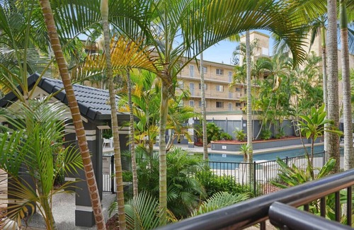 Labrador Apartment | Marine Parade Beach Getaway - Family Friendly