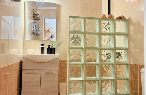 Pedi Condo | Marine's Apartments