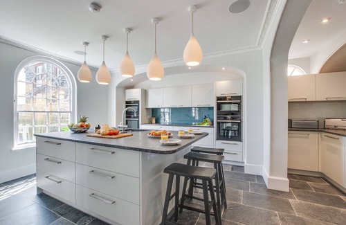 Treator House | Marine Villa - Six Bedroom House, Sleeps 12