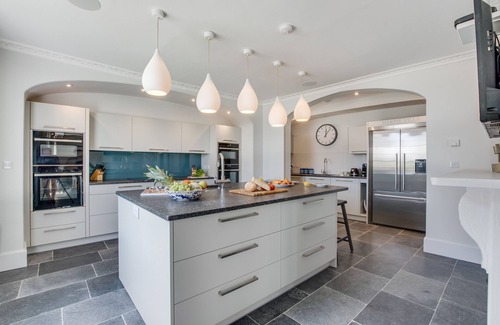 Treator House | Marine Villa - Six Bedroom House, Sleeps 12