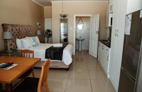 Port Elizabeth Apartment | Marine48 Self-catering Port Elizabeth