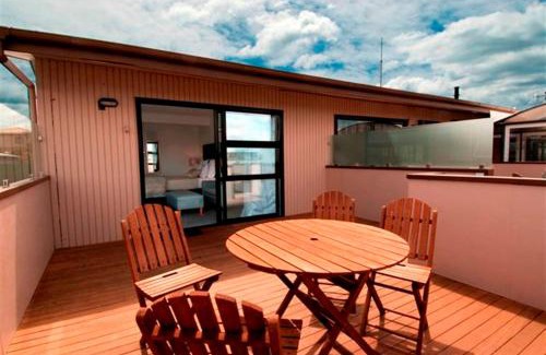 Westshore Hotel | Marineland Beachfront Accommodation