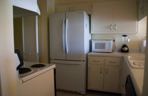Marco Island Condo | Mariner Complex, Building 1 nAcross from Residents Beach