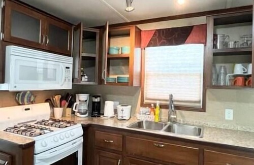Sherkston Resort | MARINER Getaway cottage at Sherkston Resort Port Colborne