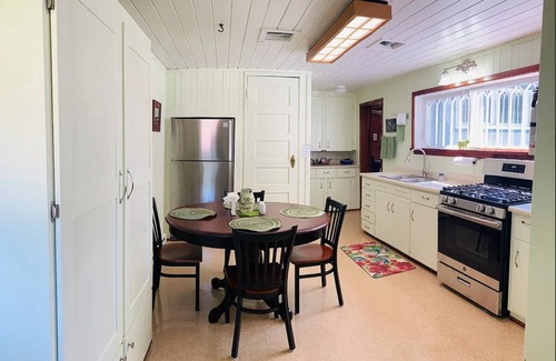 Grand Marais House | Mariner's Cottage - Newly remodeled across from Bayshore Beach Park