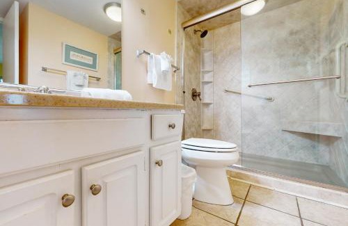 Biltmore Beach Apartment | Mariner West #501: Mariner's Retreat