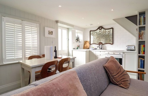 Aldeburgh Cottage | MARINERS COTTAGE, pet friendly, country holiday cottage in Aldeburgh
