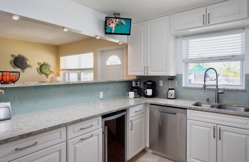 Key West House | *MARINER’S HIDDEN HAVEN @ KEY HAVEN* Waterfront Home & Pool + LAST KEY SERVICE
