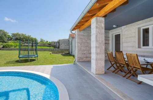 Bratulici House | Mario 2 by Interhome