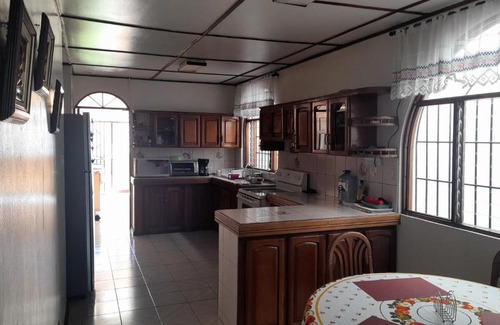 Alajuela House | Mario y Jeannette