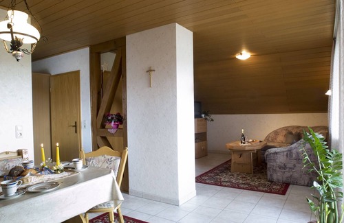 Ebensfeld Apartment | Marion Apartment