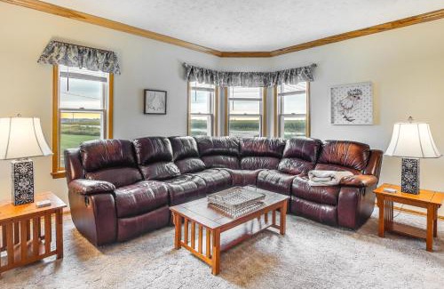 Marion House | Marion Retreat with Patio, Grills and Fire Pit