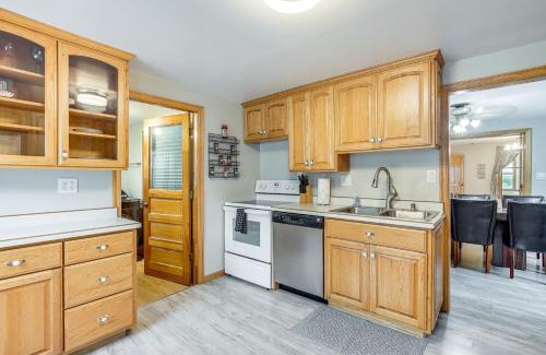Marion House | Marion Retreat with Patio, Grills and Fire Pit