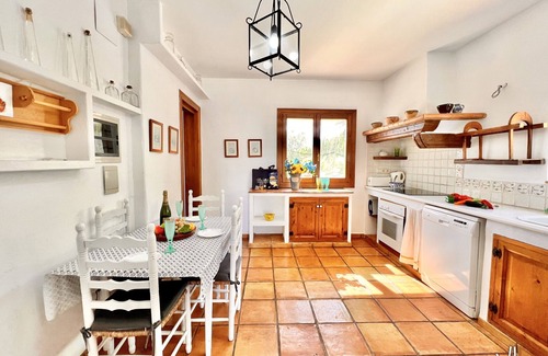 Fustera Villa | MARIPOSA - Cosy country house with pool and mountain views